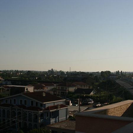 Hotel Siklad Lezhë Zewnętrze zdjęcie