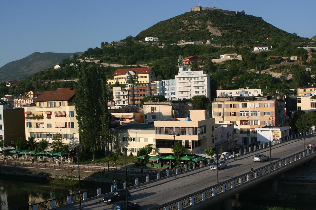 Hotel Siklad Lezhë Zewnętrze zdjęcie