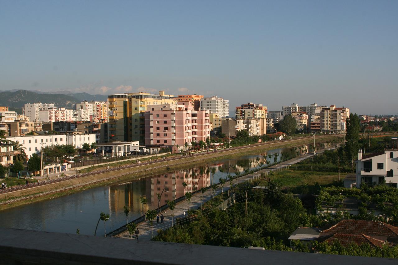 Hotel Siklad Lezhë Zewnętrze zdjęcie