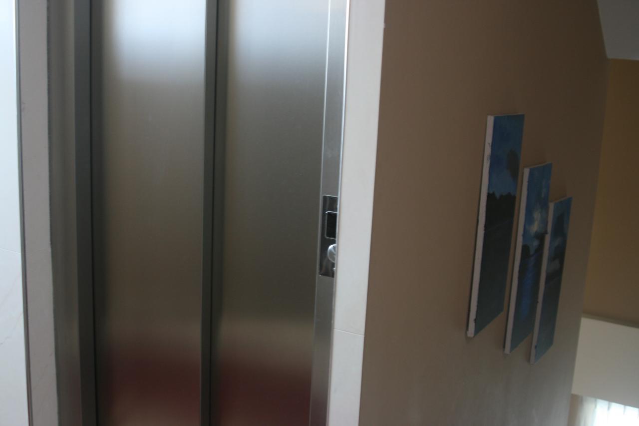 Hotel Siklad Lezhë Zewnętrze zdjęcie