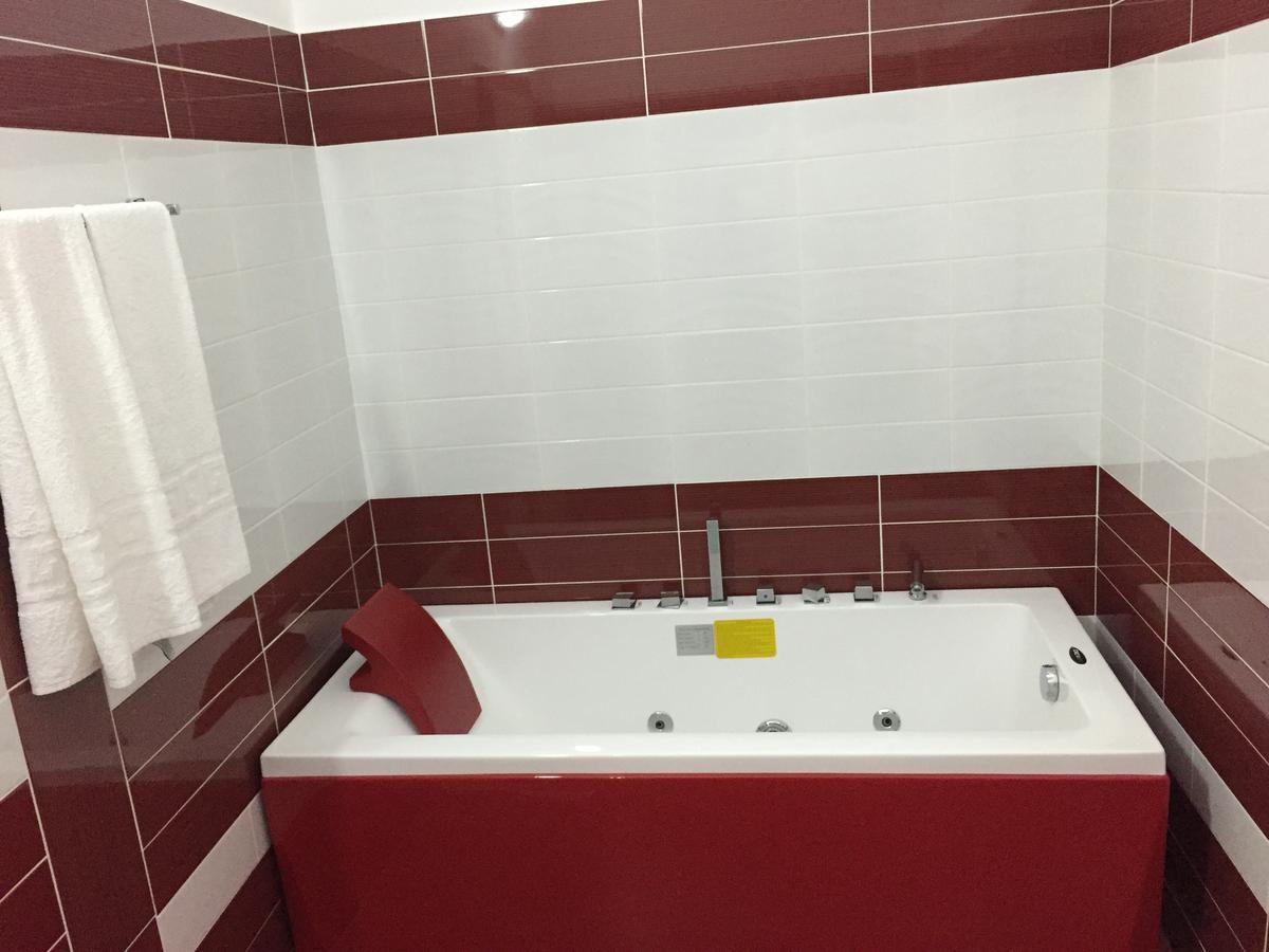 Hotel Siklad Lezhë Zewnętrze zdjęcie