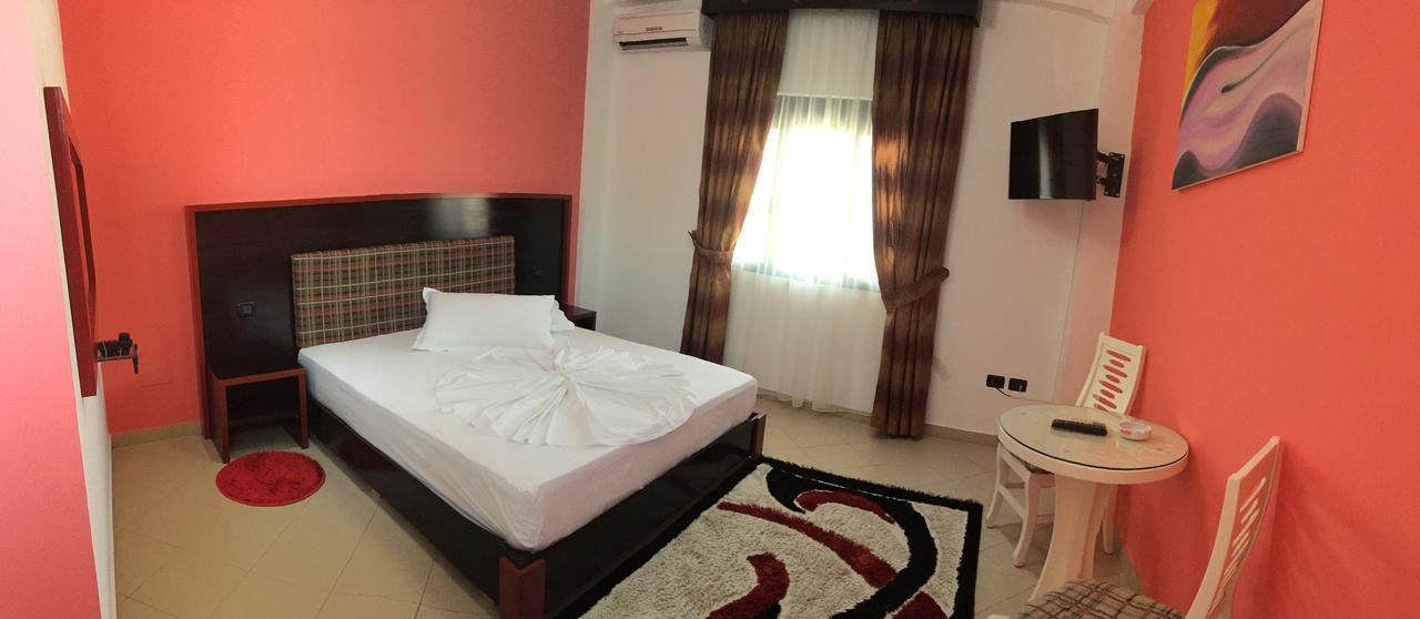 Hotel Siklad Lezhë Zewnętrze zdjęcie